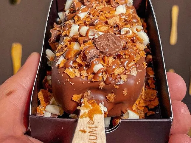Magnum Cake